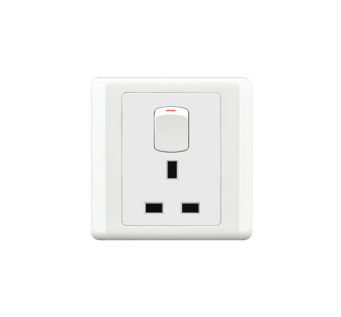 HEE New Classic 13A Flat Switched Socket